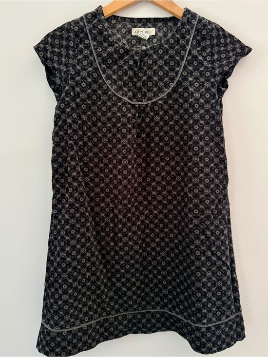 Cherokee Other - Cherokee Black Printed velvet Cap-Sleeve dress